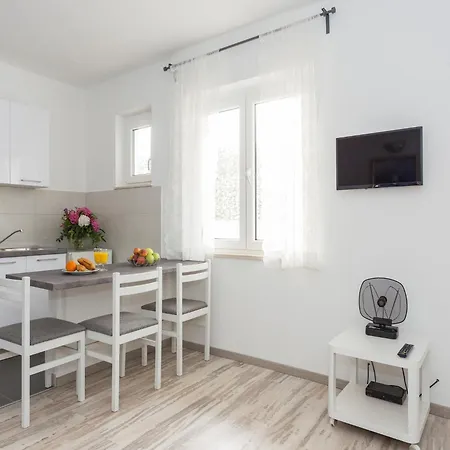 Semesterbostad Oleander Sea View - Four Bedroom With Terrace And Sea View