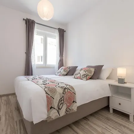 Semesterbostad Oleander Sea View - Four Bedroom With Terrace And Sea View Cavtat