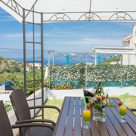 Semesterbostad Oleander Sea View - Four Bedroom With Terrace And Sea View