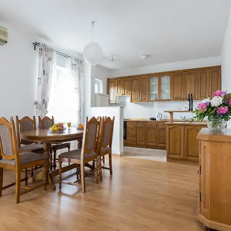 Oleander Sea View - Four Bedroom With Terrace And Sea View Casa vacanze